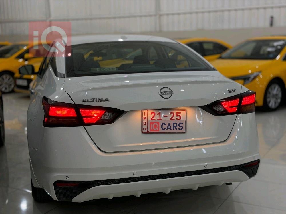 نيسان ألتيما